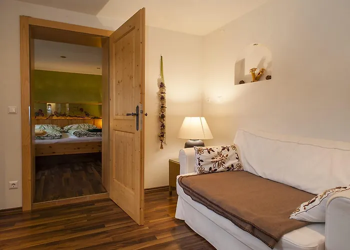 Sonnenalm Mountain 格洛博明